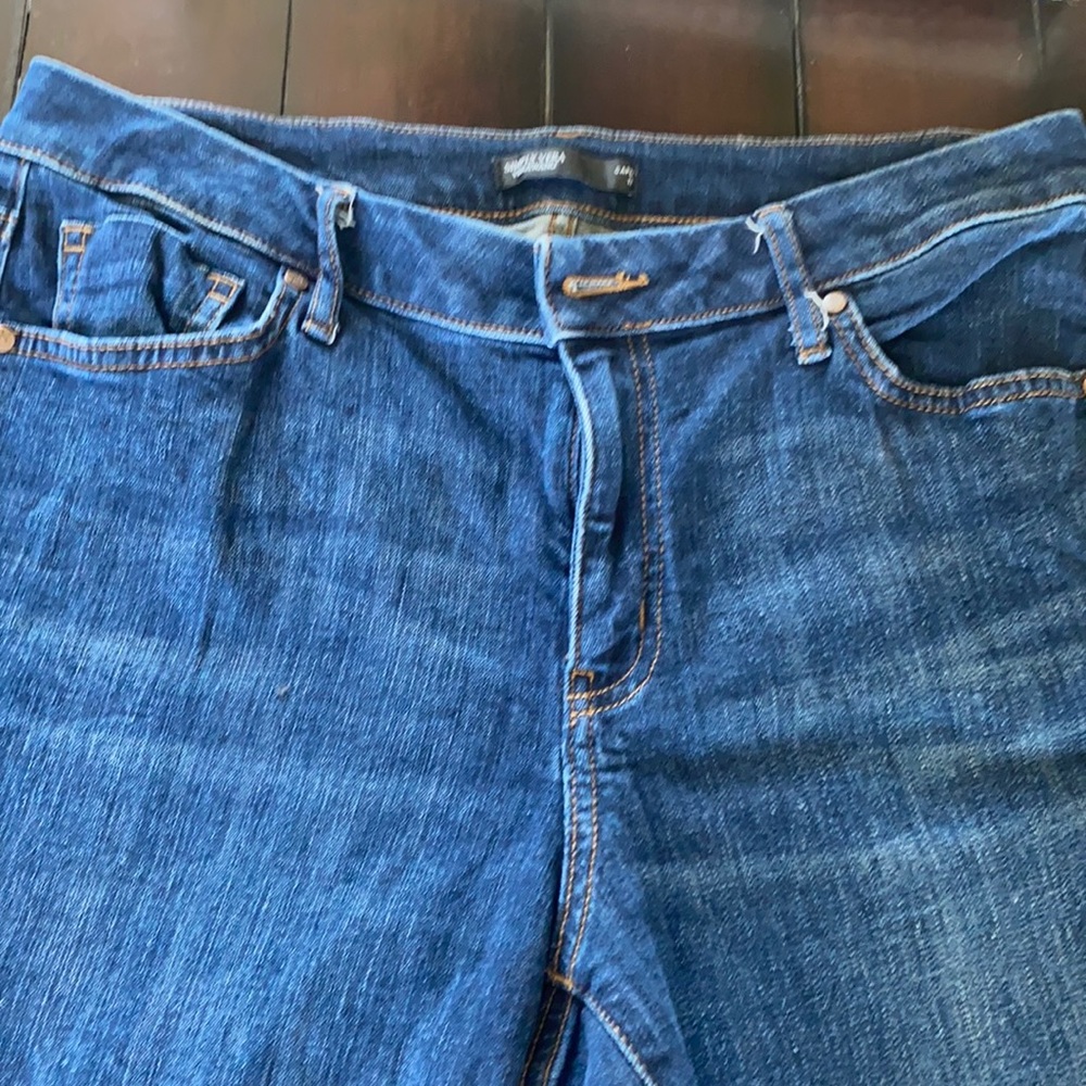 Simply Vera Wang Capri size 12